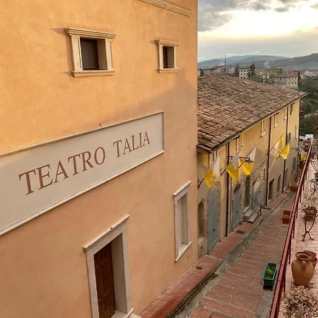 Casa Teatro Talia * グアルド・タディーノ